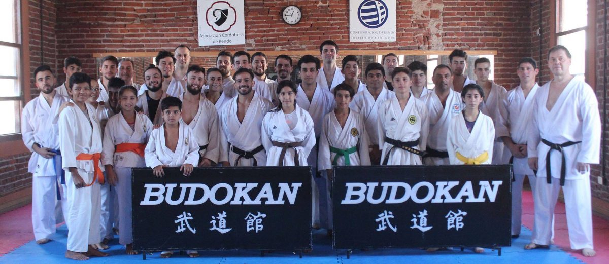 BUDOKAN TRAINING 8 DE KUMITE KARATE